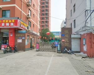 地铁菜市场附近各大银行,医院,梨园公园,生活方便