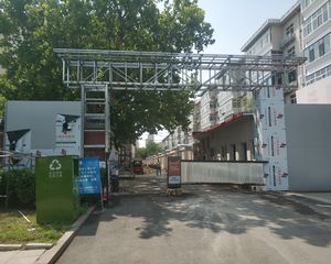 龙湖公园南门,配套设施齐全交通便利