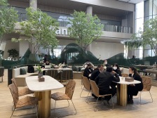 90平的紧凑三居室 大阳台大窗户适合刚需