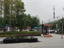 业主急卖 轻轨站门口 中间楼层 横厅4房 次新小区