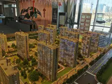 该小区居住人文素质高,居住舒心,物业服务态度好。