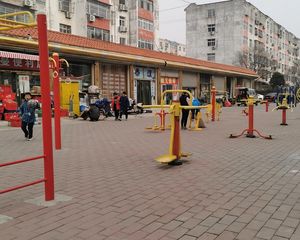 燕灵小区,板楼,南北通透两居室业主诚心出售。