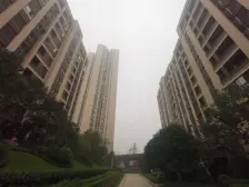 户型方正通透 ,带花园,地下室80平