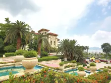 毛坯海景房,4房2厅两位,正面看海景。