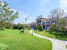 地理位置很好,双拼别墅,五室三厅三卫一厨