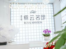 毛坯三室好楼层自由装修业主诚心出售。