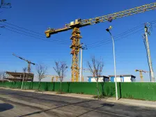 小区南面一排下叠中间套,南北花园,一百多平南大花园