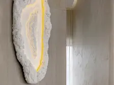 临港洋房,房东工作调动全新装修狠心出售