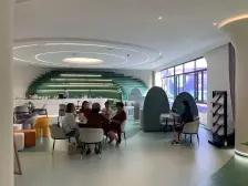 电梯洋房。采光好,一梯两户,南北通透,三室两卫