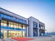 地铁站、高铁站旁的小高层,四房两卫南北通透