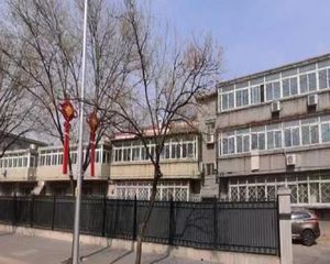 西苑新建宫门路单独管理南北大一居精装低层光线充足