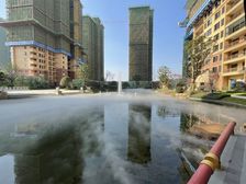 长沙南,万达轻轨站旁,万达商圈,装修精美,中间楼层