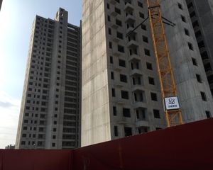 小区环境优美,客厅朝阳双阳台落地窗,南北通透