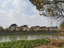 金地水悦堂联排别墅边套,有侧边花园,业主诚心出售。