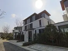 次新小区 联排中间套 现代风格 大落地窗