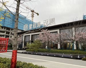 一梯一户小高层,带车位,满两年!