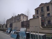 洋房,有院子,有负一,不挡不冲