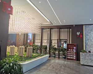 新小区环境好交通便利,封闭式小区新装修的拎包入住