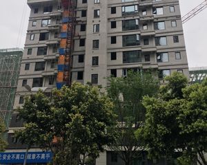 新城德商蓉御天骄4室1厅东东南