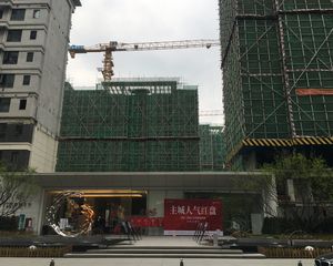 新城德商蓉御天骄4室2厅北