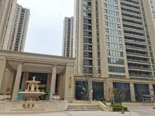 雨荷郡 4室1厅 南 北