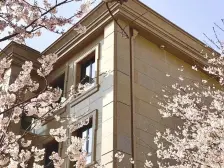 洋房不靠路,中间楼层,全天采光位置好,随时看房。