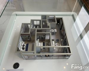 绿城·锦上月鸣5室2厅南