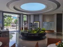 观音桥步行轻轨旁 次新小区 全新精装