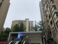 龙洲湾精装别墅,业主诚心出售,离轻轨几百米