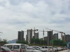 三个阳面卧室,三卫,南北通透,前边是别墅无遮挡