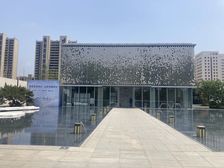 【新城红岛湾·朗隽】| 坐落于青岛市城阳区咸康路9号67号楼1单元702户(原城阳区华强路12号67号楼1单元702户)、权证号为鲁(2021)青岛市城阳区不动产证明第0042395号