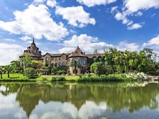 朝南双拼别墅 地势高 实得面积260平 带车位和花园