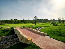 位置好,花园大,视野开阔,全新装修。