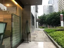 临解放碑商圈+临三轻轨+2021年次新房+高楼层看江