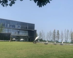 想要房东婚房装修,保养九成新,一江两岸三公园
