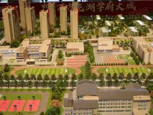 龙湖物业,三叶草户型,采光很好,房东诚心出售