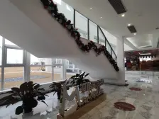 此房联排别墅,带170方大院子,采光好前面没有遮挡