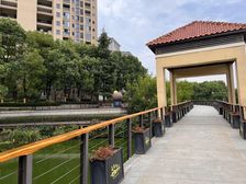 豪HUA装修,在线找有缘人,地段楼顶位置佳。