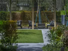 花园洋房一楼带70平米前后花园,次新小区