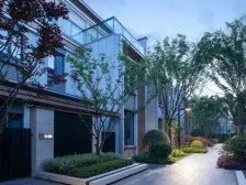 龙湖横厅板式洋房,朝中庭,带花园