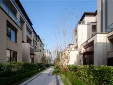 央企次新小区跃层洋墅 带花园,诚心出售