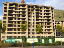 小区在售唯一精装西打头小高层采光好