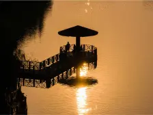 湖上初晴 坐北朝南 临湖宜居 视野开阔 可远眺来福士