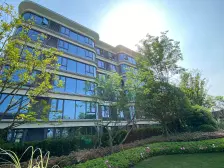 此房户型方正,采光充足,房子小区优雅,配套齐全