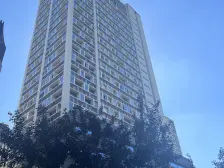 一楼带院,上下三层复式,精装修,全天采光