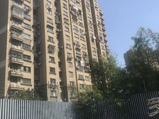 次新电梯小区,近地铁小区中间,入住率很高