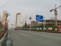 荣光崴廉国际沿街马路