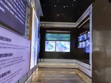 国企次新小区,价格低,户型方正,轻轨旁,交通便利