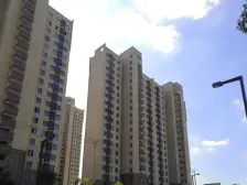 税费少,热门户型,小区中间,采光刺眼,户户带窗。