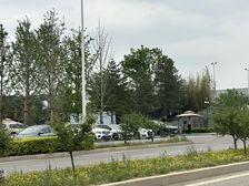 精装修,客厅朝南,双卧朝南,面宽7米客厅